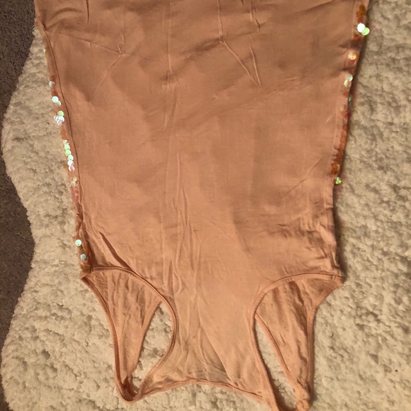 Tee - Picture 3 of 7